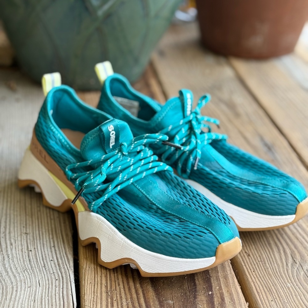 SOREL Size 9.5 Women's Kinetic Impact II Lace Sneakers Teal Chloride/Sea Salt